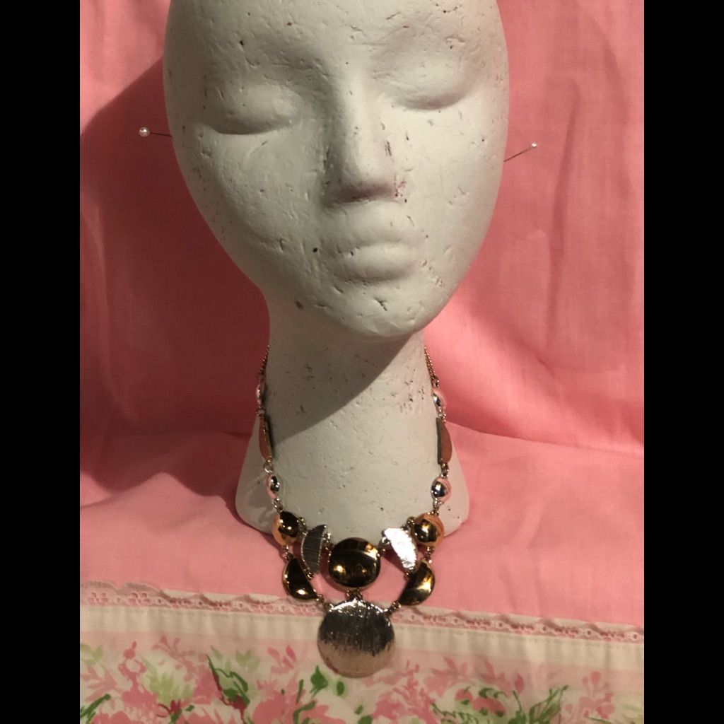 Vintage Costume Gold Necklace 29$